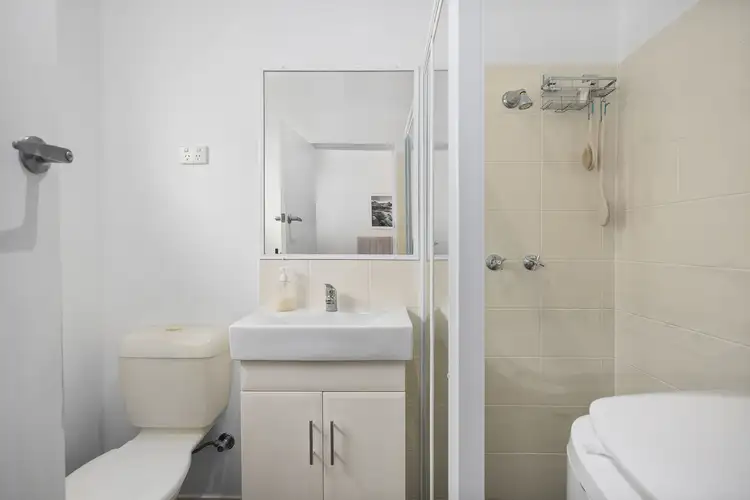 Fifth view of Homely flat listing, 2/12 Jutland Avenue, Wollongong NSW 2500
