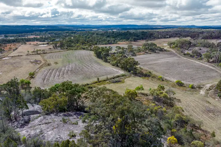 393 Nundubbermere Road, Stanthorpe QLD 4380