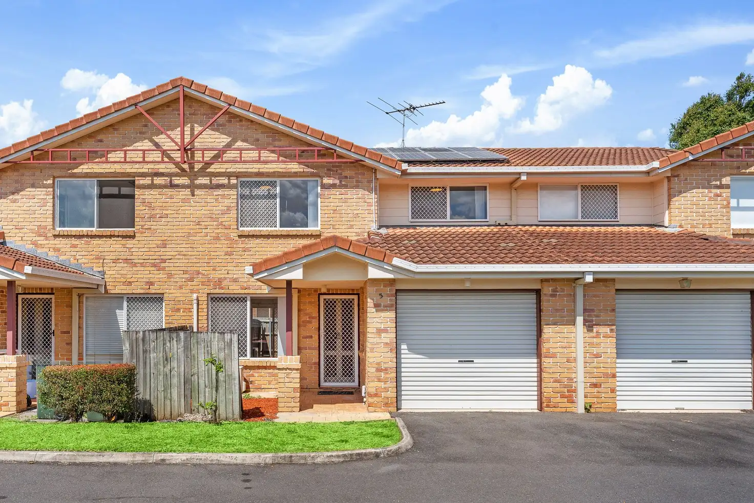 Main view of Homely townhouse listing, 5/9 Premworth Place, Runcorn QLD 4113