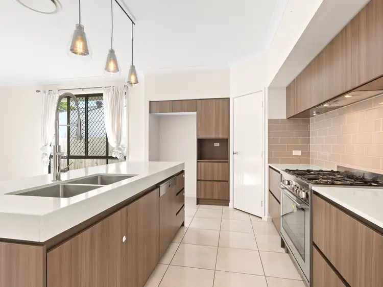 Second view of Homely house listing, 74 Invergarry Circuit, Heathwood QLD 4110