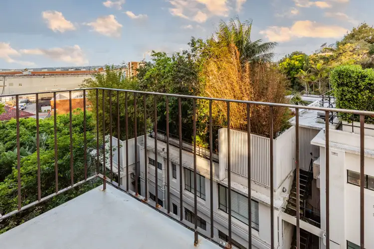 Third view of Homely studio listing, 33/8 Wylde Street, Potts Point NSW 2011