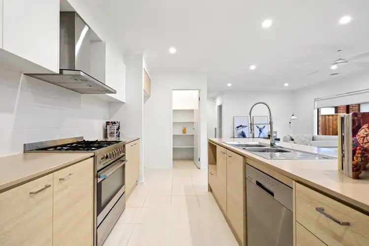 Second view of Homely house listing, 10 Arthurdale Crescent, Werribee VIC 3030