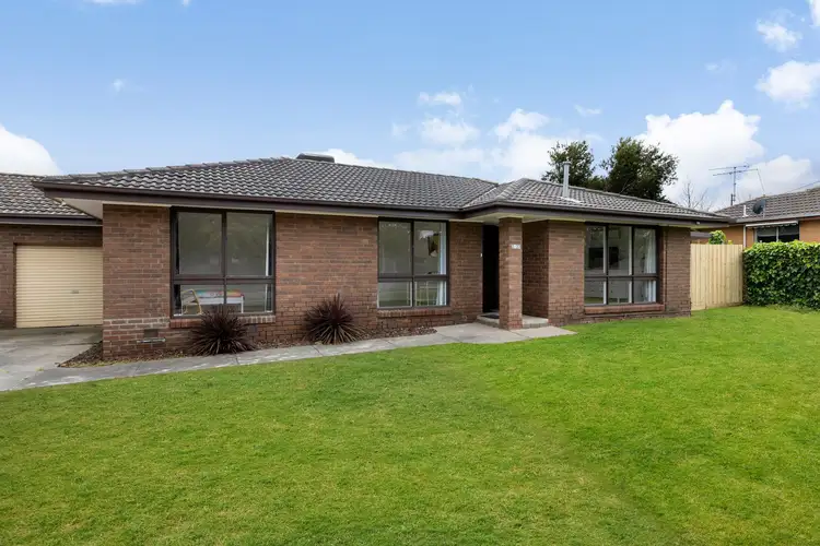 2/27 Margaret Street, Berwick VIC 3806