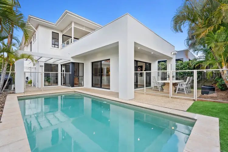 12 Pine Valley Drive, Robina QLD 4226
