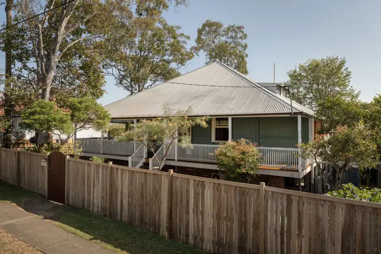 46 Lloyd Street, Camp Hill QLD 4152