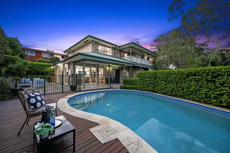 15 Karina Crescent