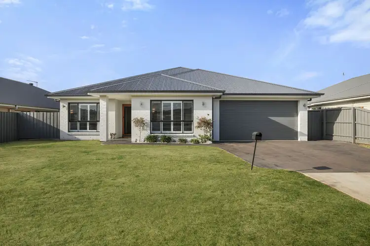 11 George Cutter Avenue, Renwick NSW 2575
