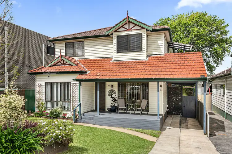 21 Yanderra Street