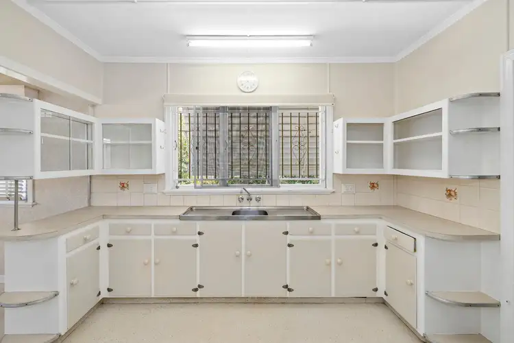 Fifth view of Homely house listing, 2 Greycliffe Street, Mount Gravatt East QLD 4122