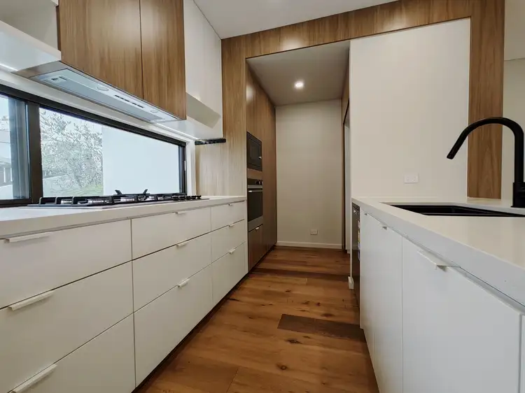 1 Jenola Lane