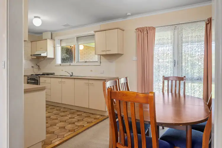 Fifth view of Homely house listing, 10 Ashley Court, Thomastown VIC 3074