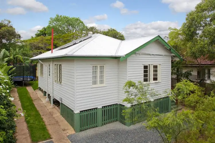 12 Dobbie Street, Holland Park QLD 4121