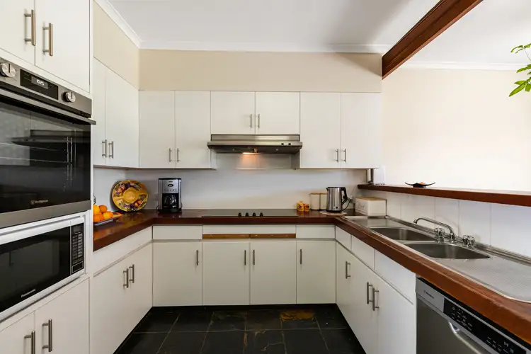 Fourth view of Homely house listing, 10 Ash Court, Red Cliffs VIC 3496