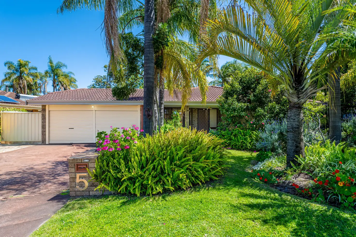 Main view of Homely house listing, 5 Sanders Loop, Kardinya WA 6163
