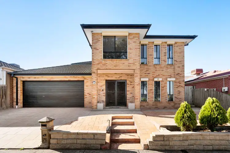 76 Lakeside Drive, Roxburgh Park VIC 3064
