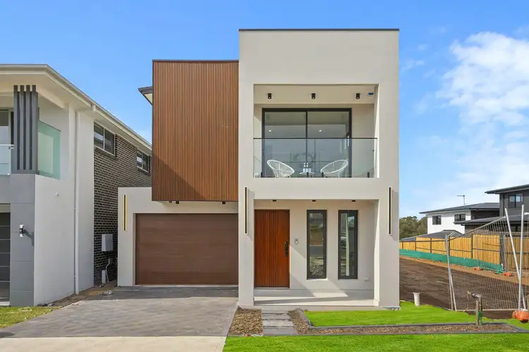 5 Coursebrook Street( Rouse hill Height)