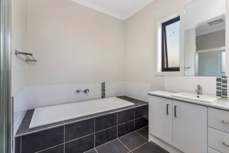 Fifth view of Homely house listing, 1/26 Midas Court, Strathfieldsaye VIC 3551