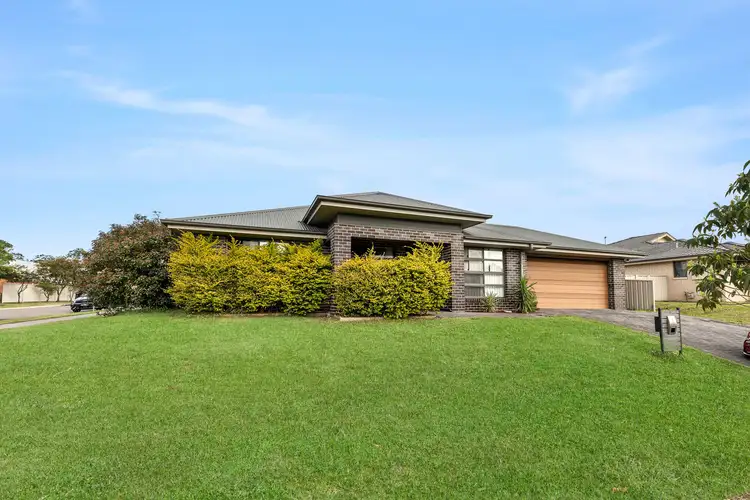 1 Topaz Way, Rutherford NSW 2320