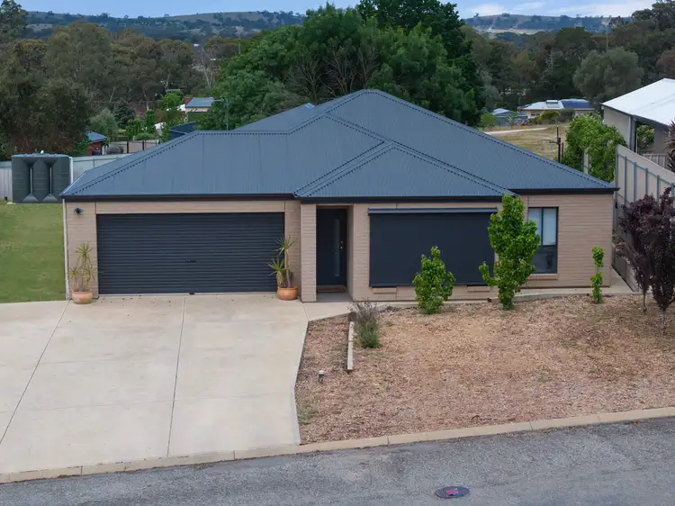1 Heath Close, Clare SA 5453