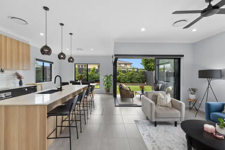 Second view of Homely house listing, 4 Valmar Street, Upper Mount Gravatt QLD 4122