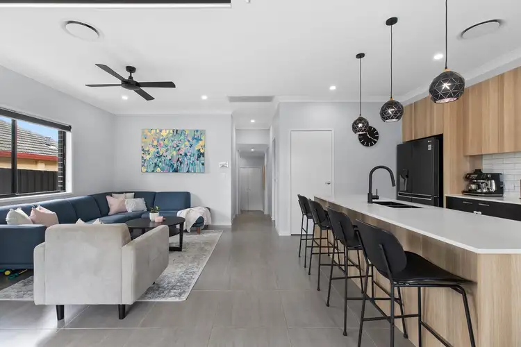 Fifth view of Homely house listing, 4 Valmar Street, Upper Mount Gravatt QLD 4122