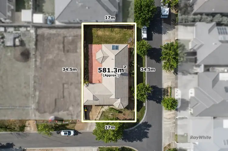 Second view of Homely house listing, 7 Cronulla Way, Taylors Hill VIC 3037