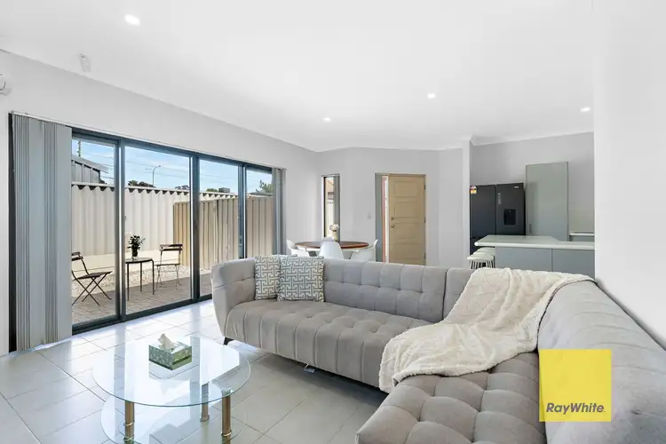 5E Banksia Circle, Thornlie WA 6108