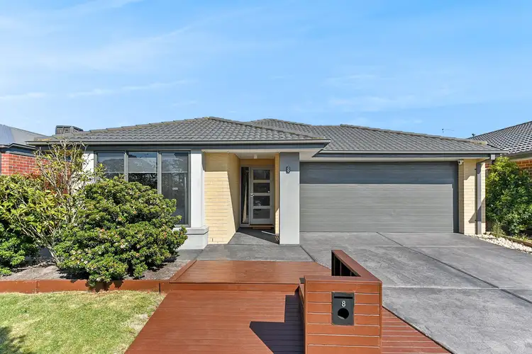 8 Meadows Drive, Officer VIC 3809