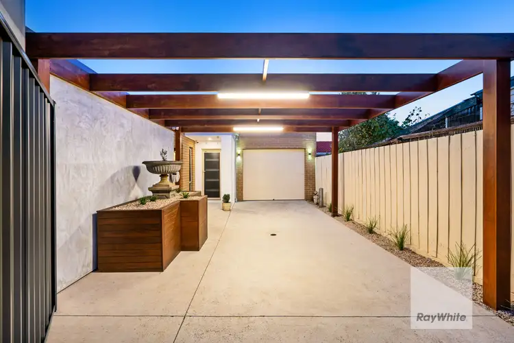 2/24 Montasell Avenue, Deer Park VIC 3023