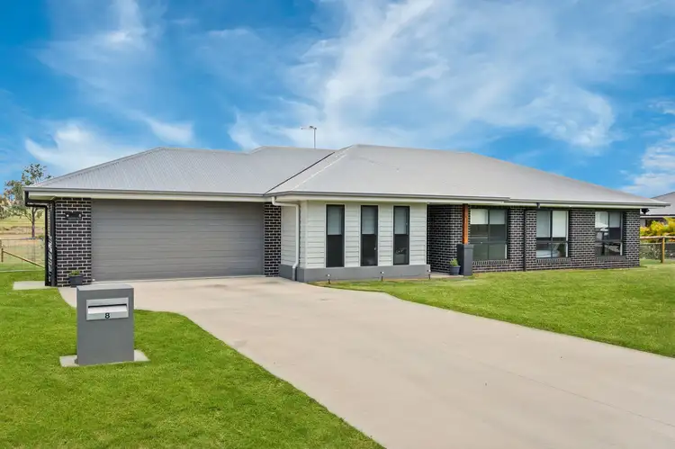 8 Lakesfront Place, Hatton Vale QLD 4341