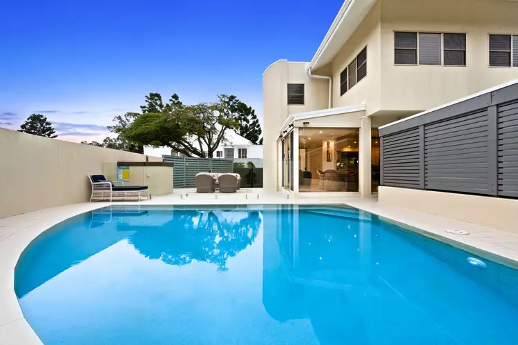 2110 South Shields Drive, Benowa QLD 4217