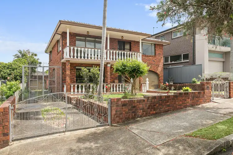 24 Willunga Avenue