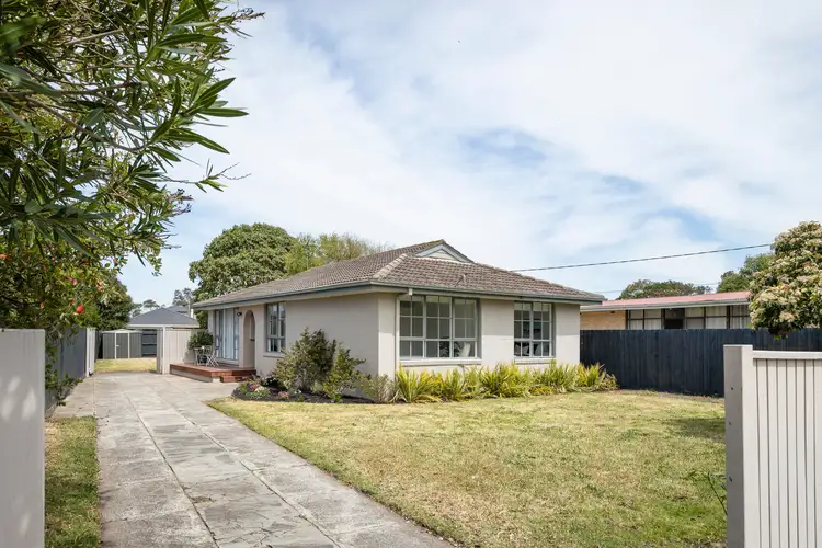 10 Charles Street, Seaford VIC 3198