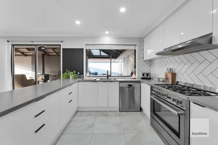 Fourth view of Homely house listing, 7 Silvana Way, Hillside VIC 3037