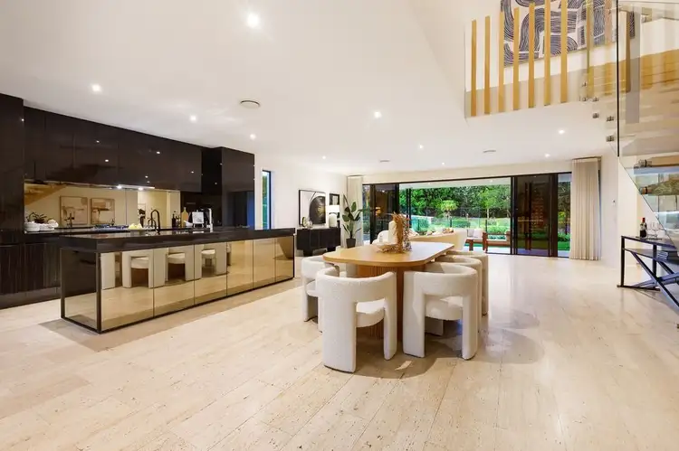 1 The Boulevarde, Benowa QLD 4217