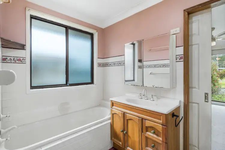 Sixth view of Homely house listing, 10 Melaleuca Avenue, Avondale NSW 2530