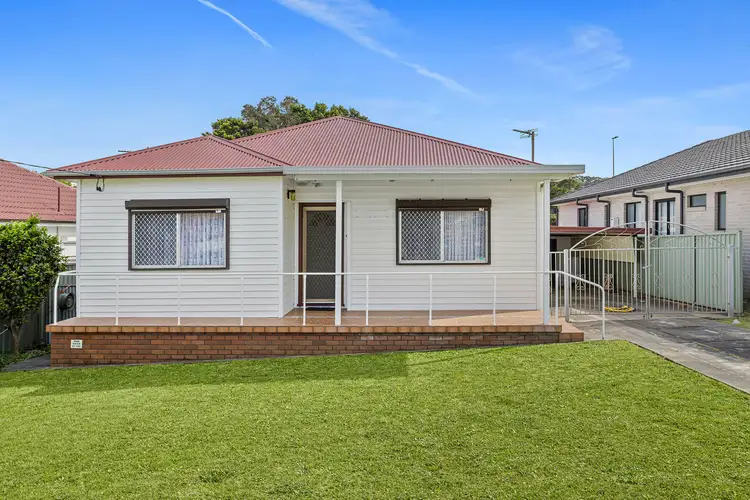 41 Hoskins Avenue, Warrawong NSW 2502