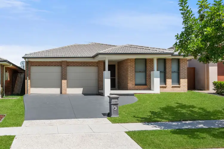 10 Ewan James Drive, Glenmore Park NSW 2745