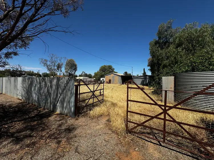 24-26 St Barbe Street, Quorn SA 5433