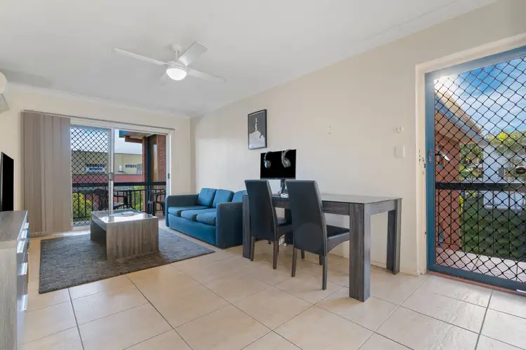 1/8 Greenmeadow Road, Mansfield QLD 4122