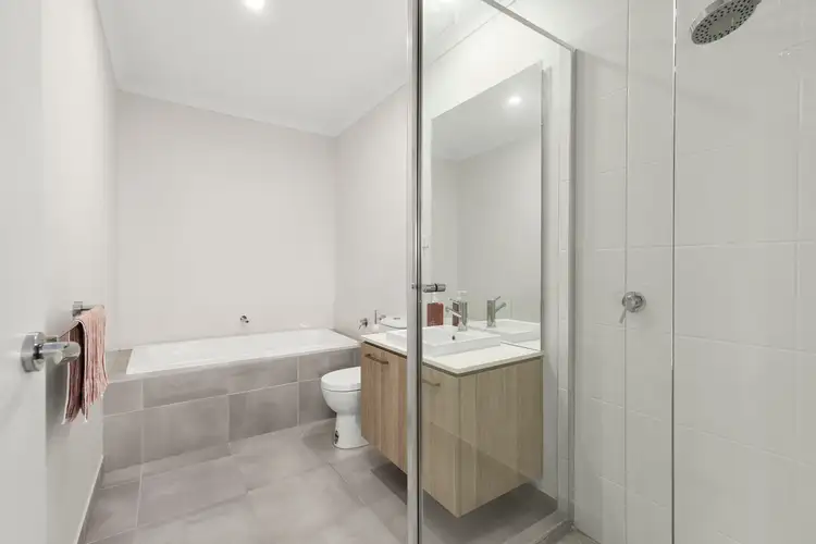 Seventh view of Homely house listing, 10 Bowenia Avenue, Craigieburn VIC 3064