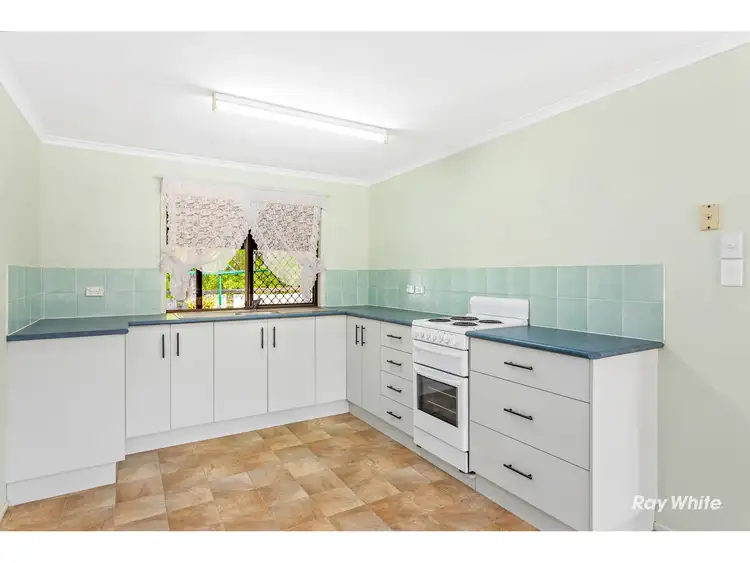 Third view of Homely house listing, 18 Joyce Avenue, Lammermoor QLD 4703