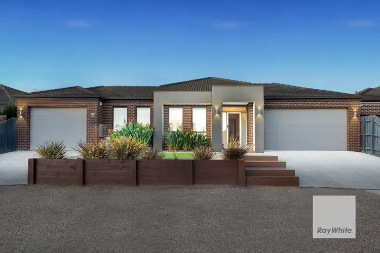 33 Balmain Circuit, Taylors Hill VIC 3037