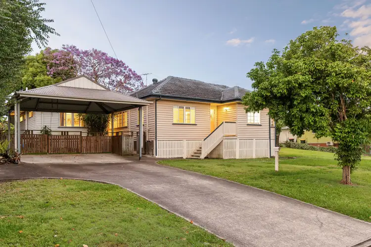 15 Campbell Terrace, Oxley QLD 4075