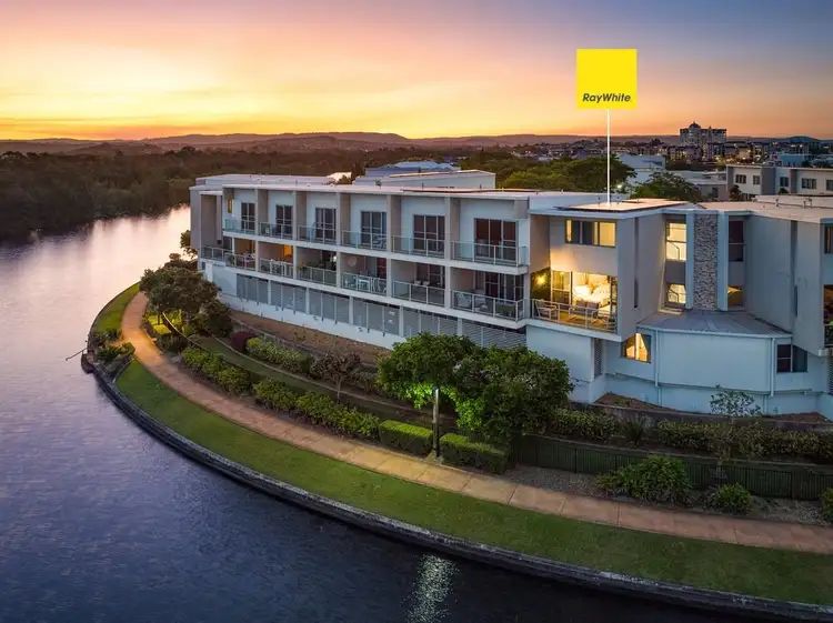 15/5036 Emerald Island Drive, Carrara QLD 4211