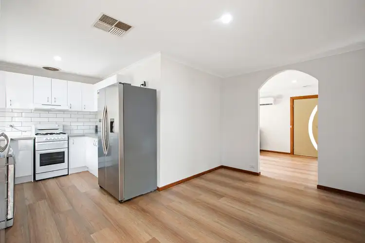Fifth view of Homely house listing, 8 Murchison Court, Werribee VIC 3030