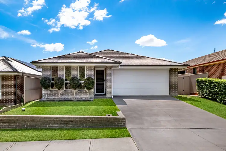 80 Hampshire Boulevard, Spring Farm NSW 2570