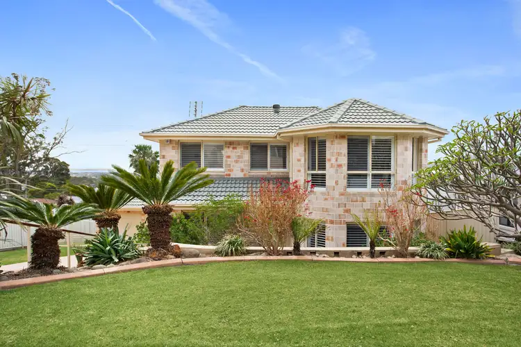 7 Pleasant View Close, Albion Park NSW 2527