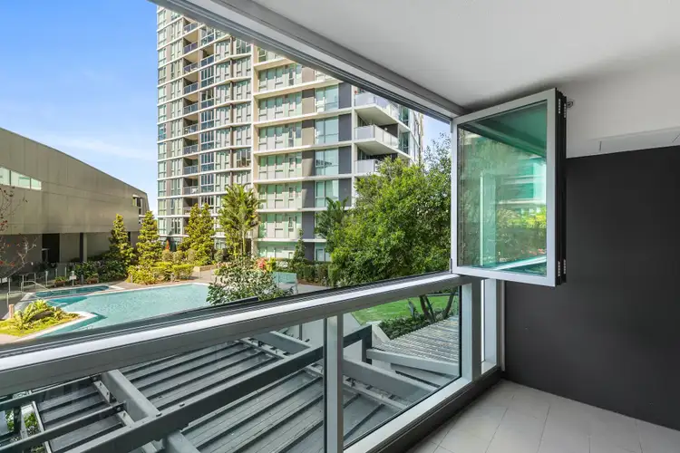 Second view of Homely unit listing, 10105/8 Harbour Road, Hamilton QLD 4007