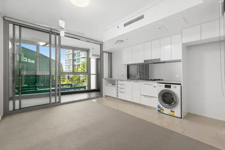 Third view of Homely unit listing, 10105/8 Harbour Road, Hamilton QLD 4007